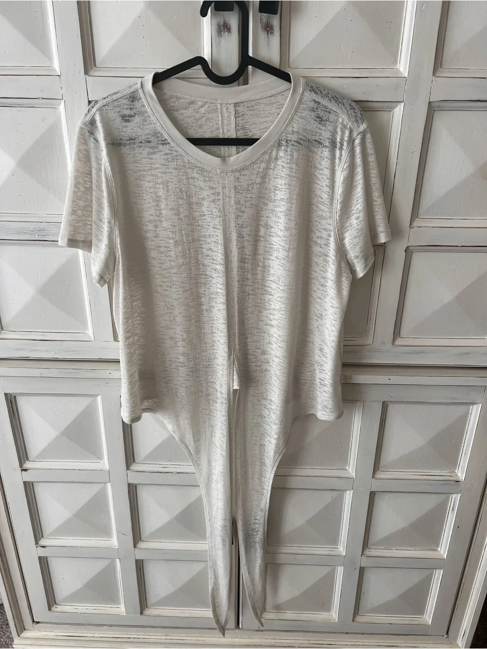Lululemon Tie-Waist Breathable Short-Sleeve Shirt. Medium